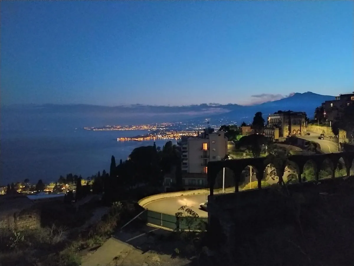 ***  Bed and Breakfast Blue Sky House Taormina Italia
